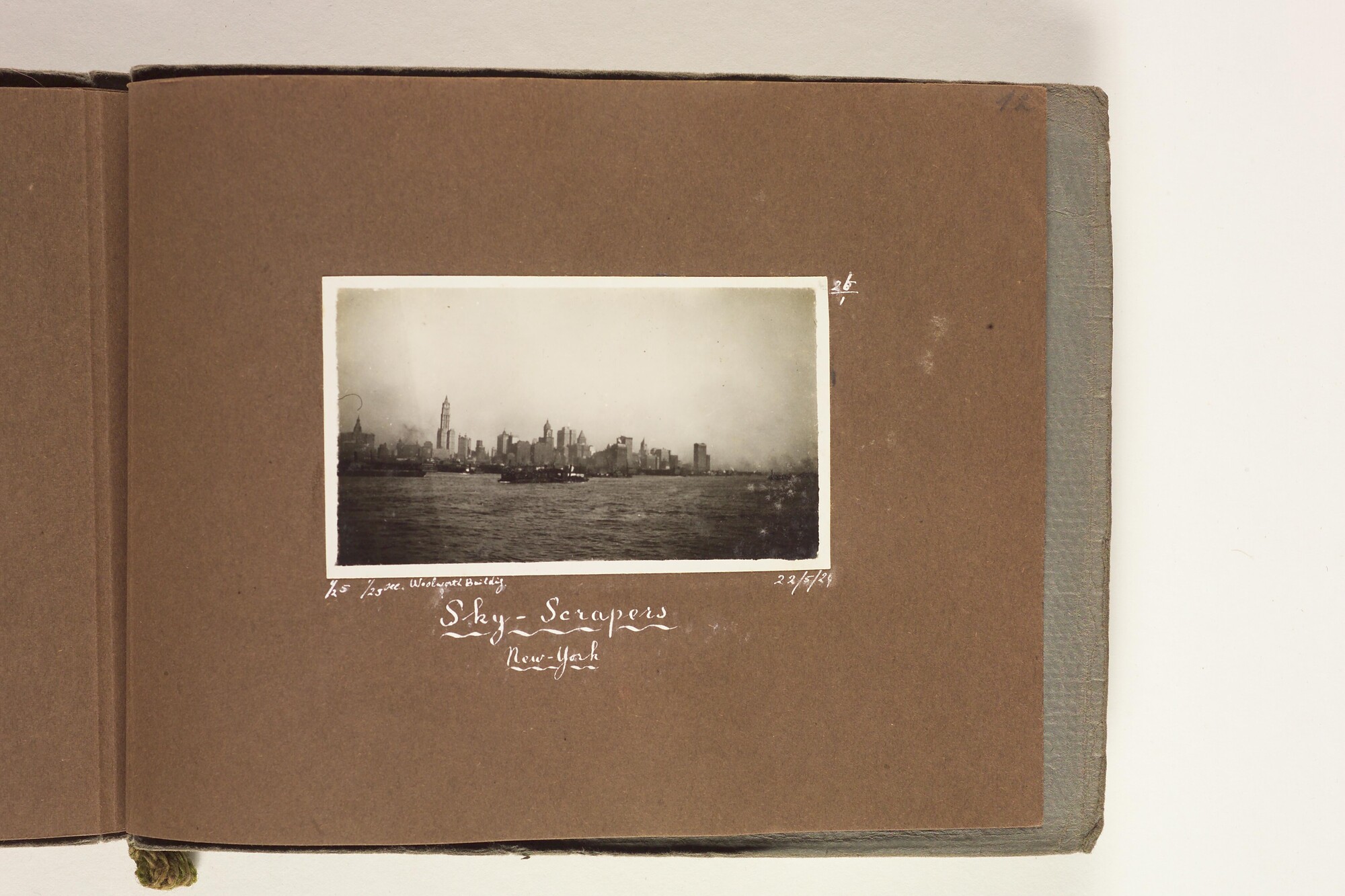S.6156(06)e; Fotoalbum e) uit een serie van veertien uit de Collectie Job over zijn reis; fotoalbum