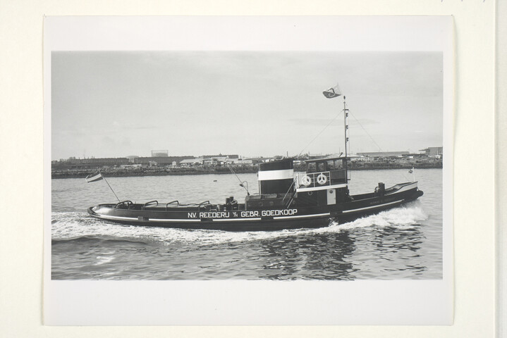 S.5219(12)0219; Foto's van de havensleepboot Hermina E. Goedkoop; fotoreportage