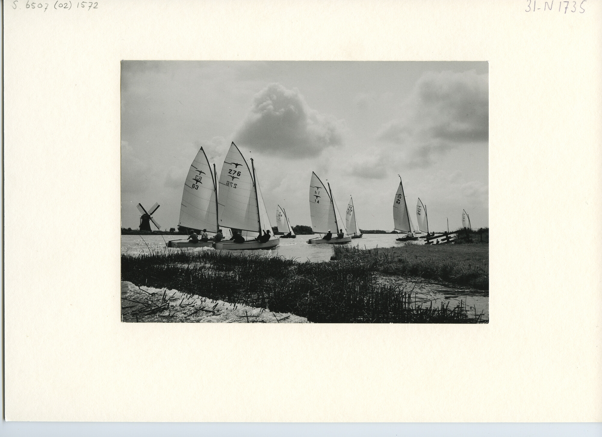 S.6507(02)1572.01; Zwart-wit foto van de Kaagweek 1960.; foto