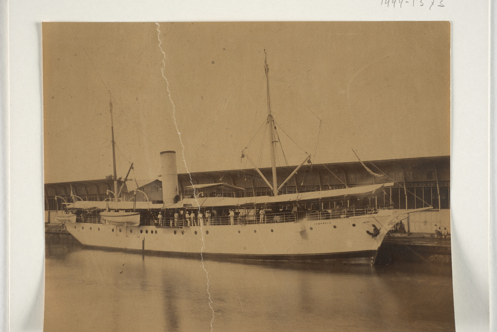 1994.1373; Het stoomschip Camphuys van de KPM; foto