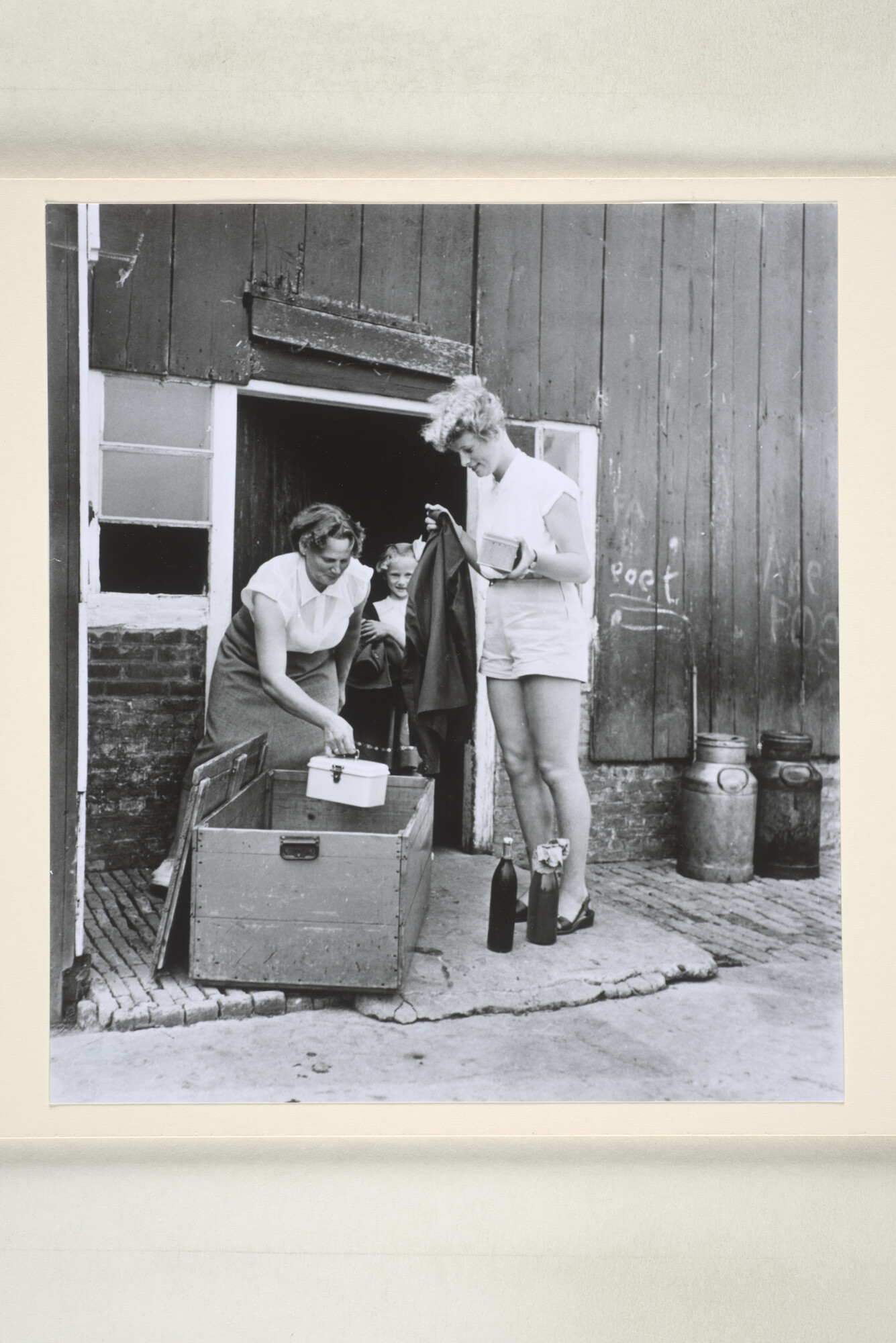 1999.0085; Een dagje varen op het Sneekermeer met de Friese zeilschouw 'Markol', gebouwd in 1926 door Jan Douma te Oppenhuizen voor Frank en Lammert Atsma; fotoreportage