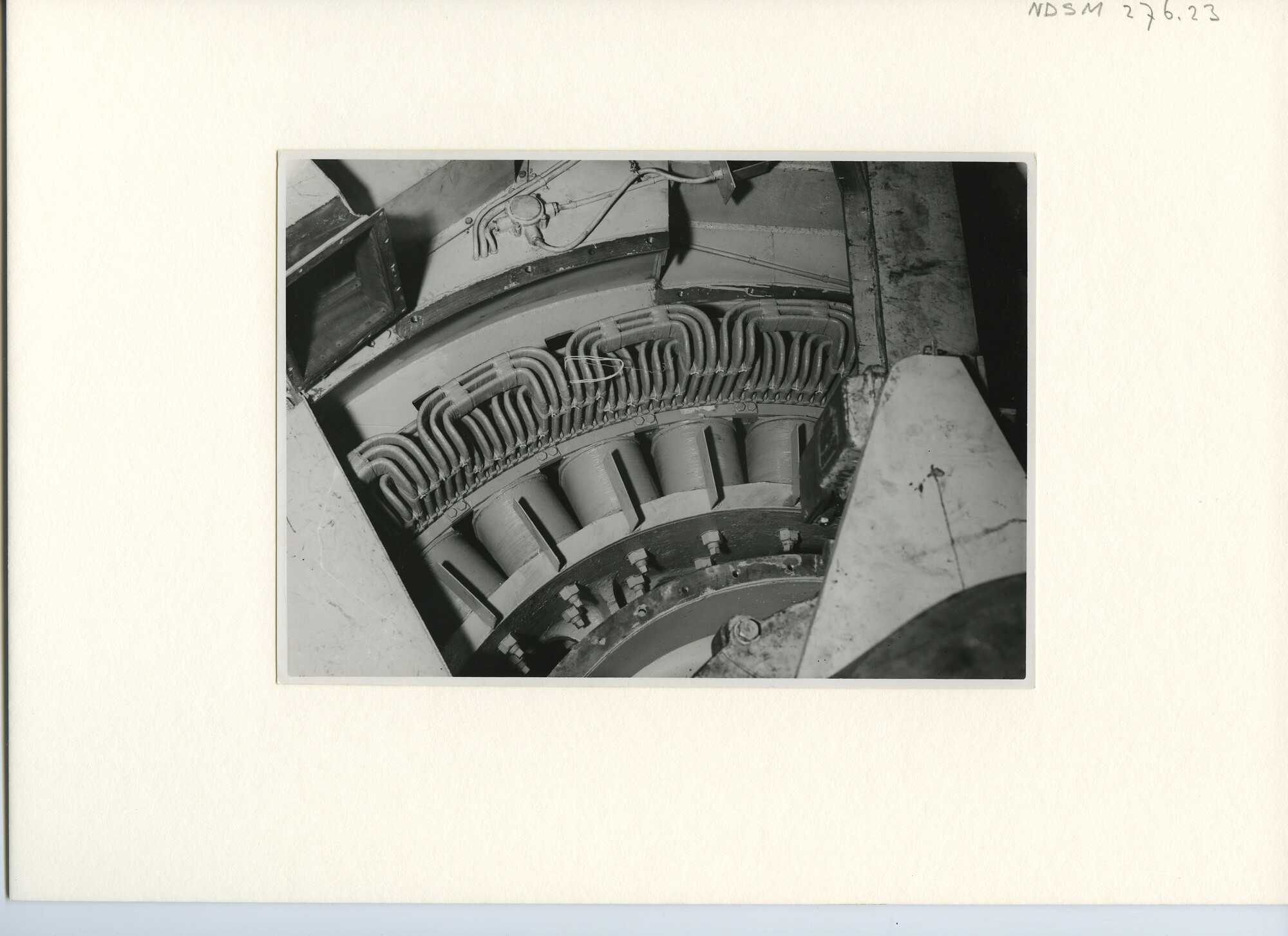 S.5444(1518)09; Interieurfoto van de machinekamer van het passagiersschip tes Viacheslav Molotov; foto