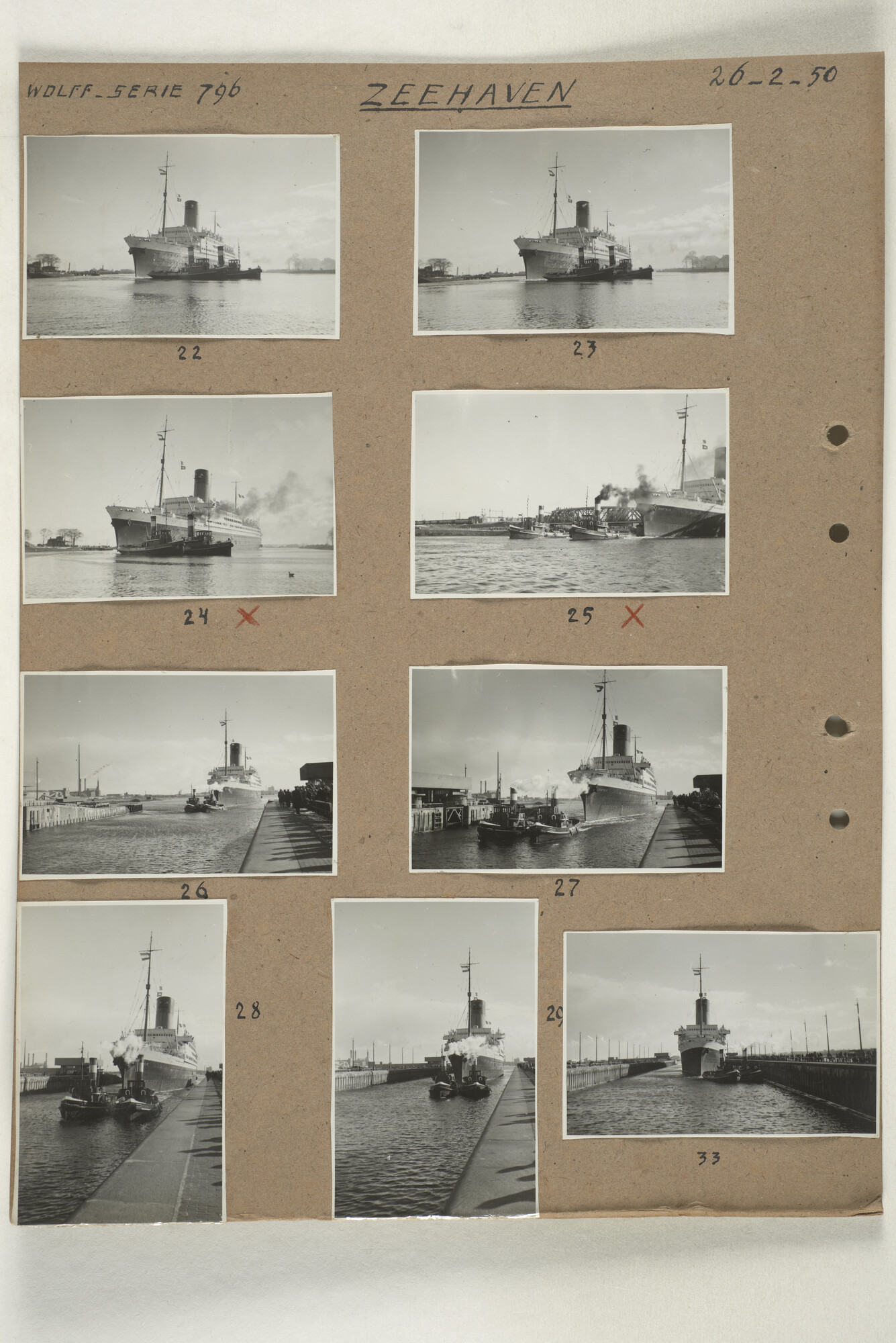 1998.2181; Omslag met een grote hoeveelheid proef foto's gemaakt in opdracht van de Gemeente Handelsinrichtingen en de Vereniging "de Amsterdamsche Haven" te Amsterdam.; omslag