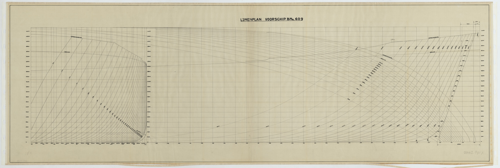 2003.0407; Lijnenplan voorschip  BNo 609. Het lijnenplan om de 0.80 meter van een 79.50 meter lang motorvrachtschip; technische tekening