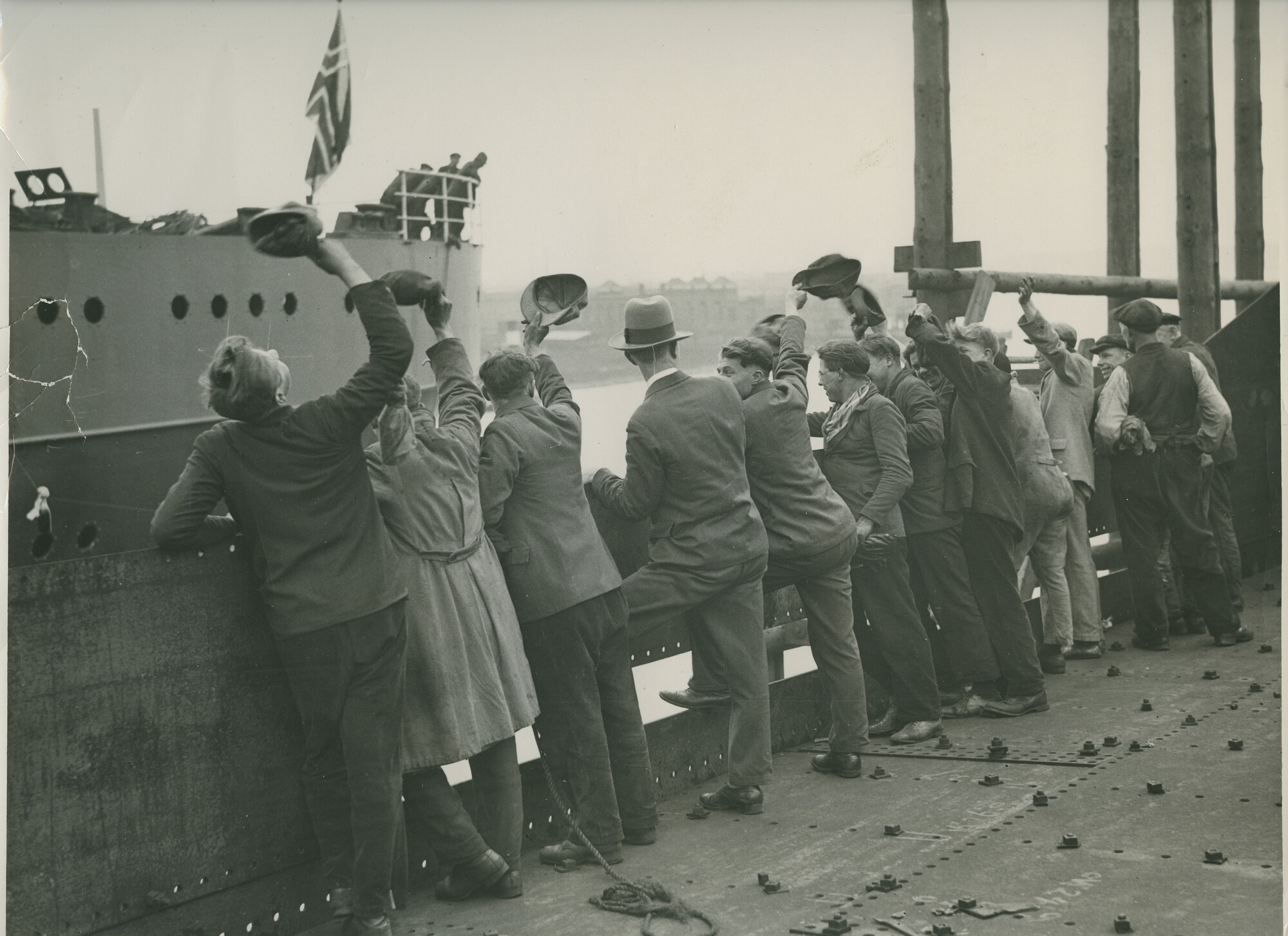 S.5444(0930)4; Foto van de tewaterlating van het Noorse vrachtschip ms. Berganger ; foto