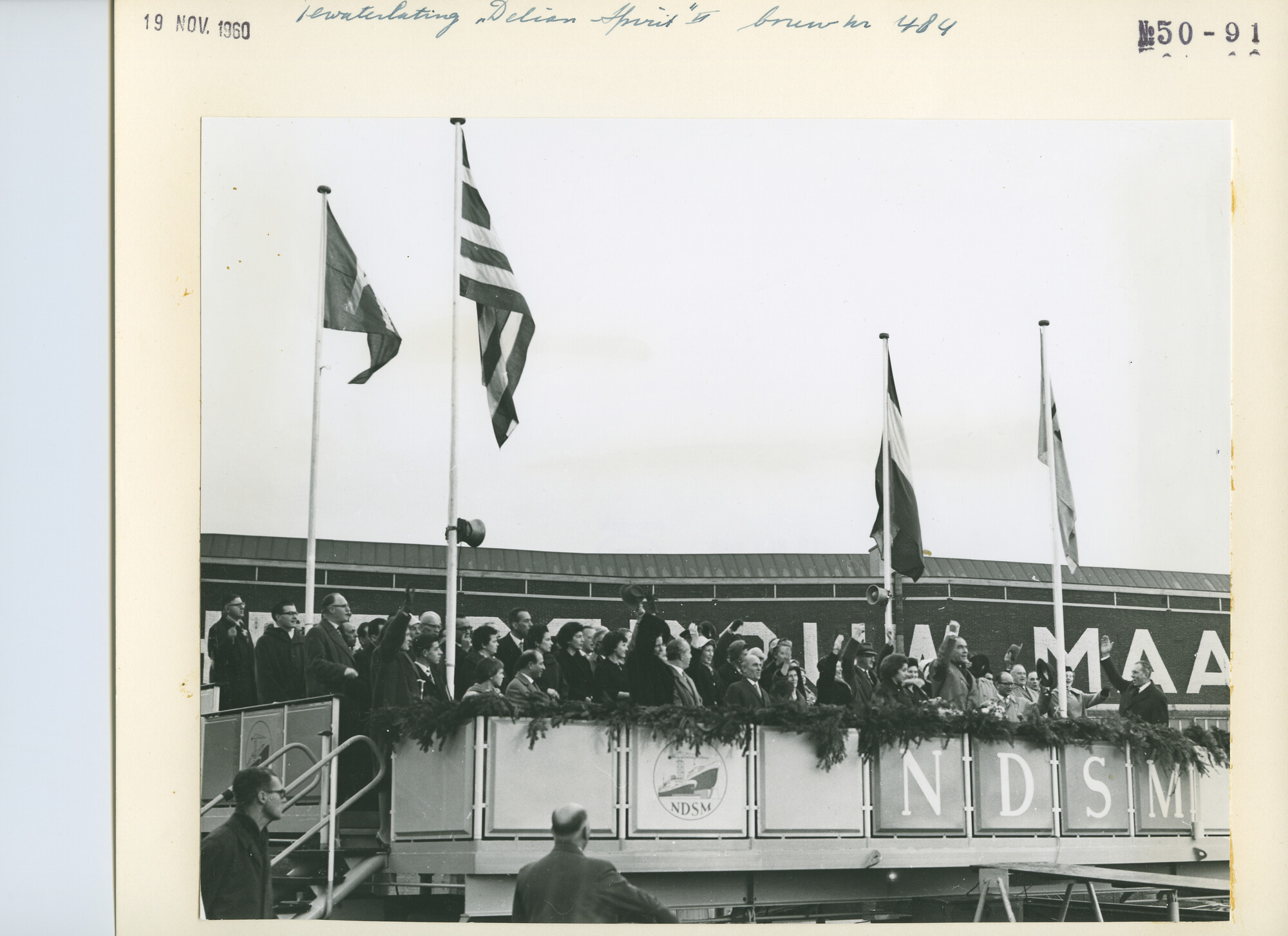 S.5444(3643)08; Foto van de tewaterlating bij de NDSM van de Delian Spirit; foto