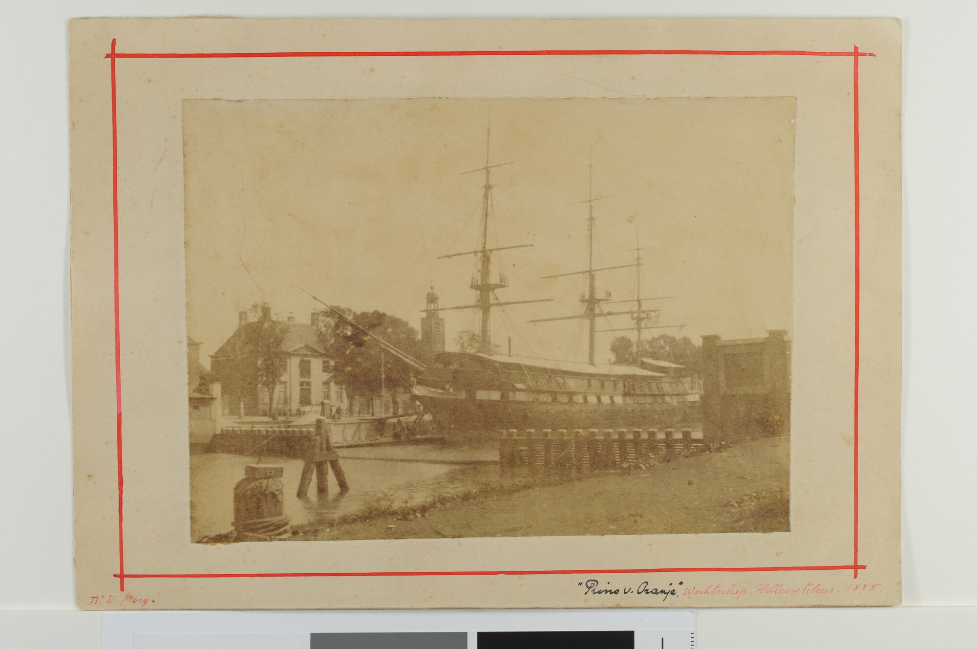 S.0610(12)b; Het wachtschip Zr.Ms. 'Prins van Oranje' afgemeerd te Hellevoetsluis, 1885; foto