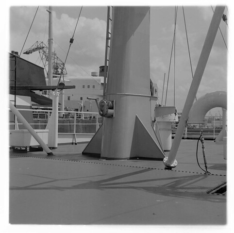 S.5219(12)0636a; Negatieven van het containerschip ms 'Otto Porr' gebouwd op de ASM-werf voor rederij Franz Hagen te Hamburg; negatief