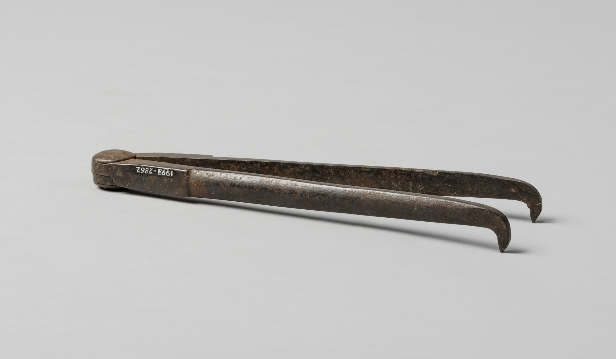 1993.2862; Kromme steekpasser; gereedschap