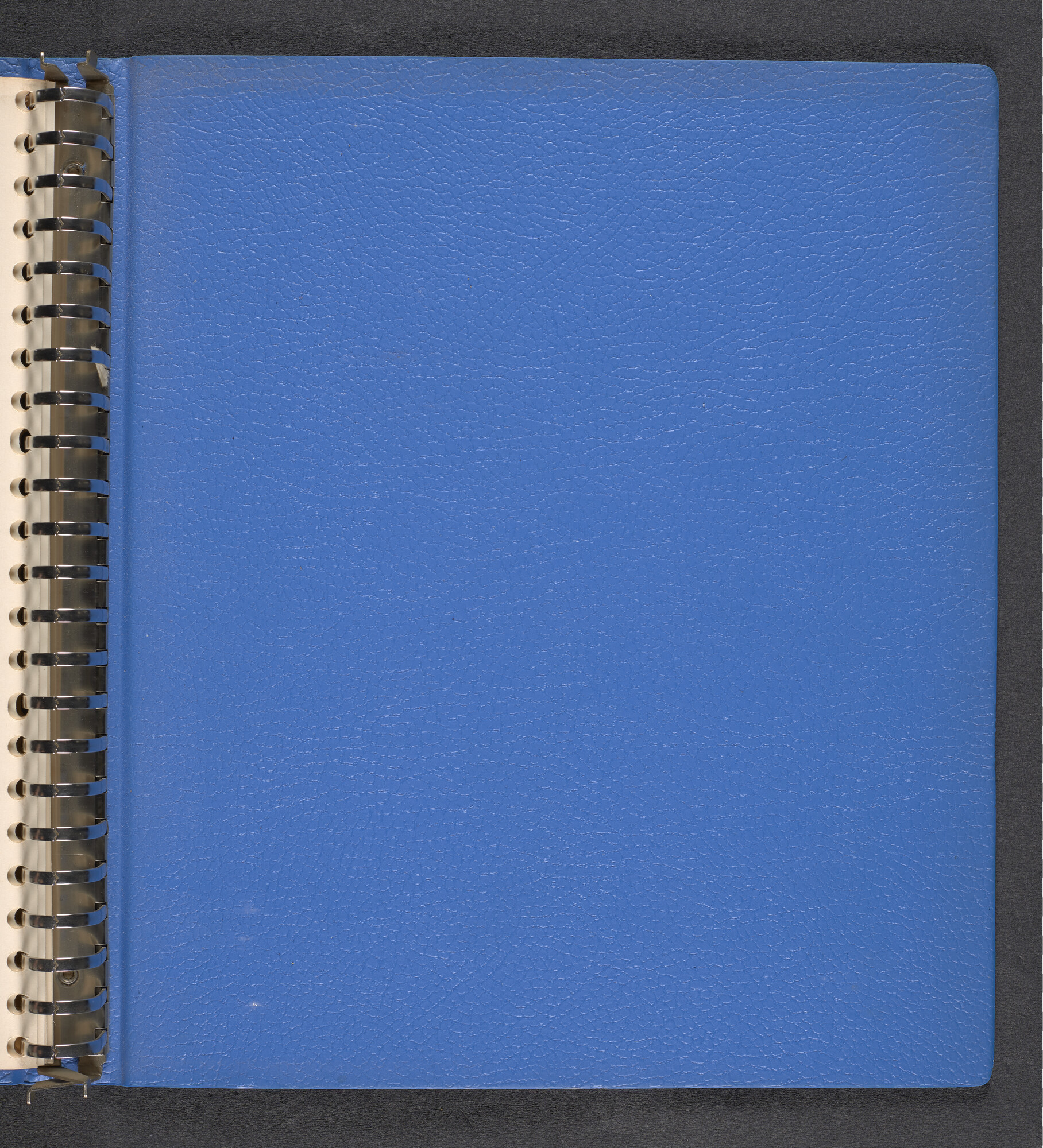 2022.1516; Multomap met foto's gemaakt tijdens reizen van walvisfabrieksschip Willem Barendsz (I), seizoenen 1947-'48 t/m 1950-'51; fotoalbum