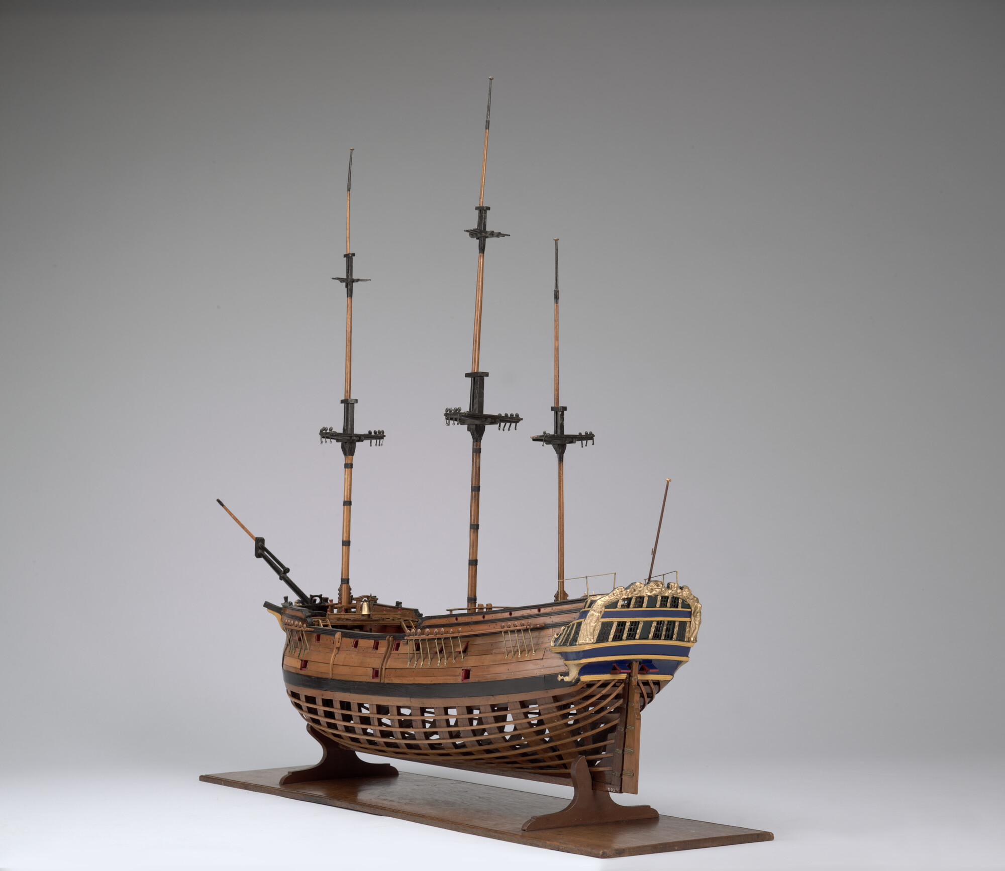 S.0663(01); Model van een fregat van 24 stukken; scheepsmodel