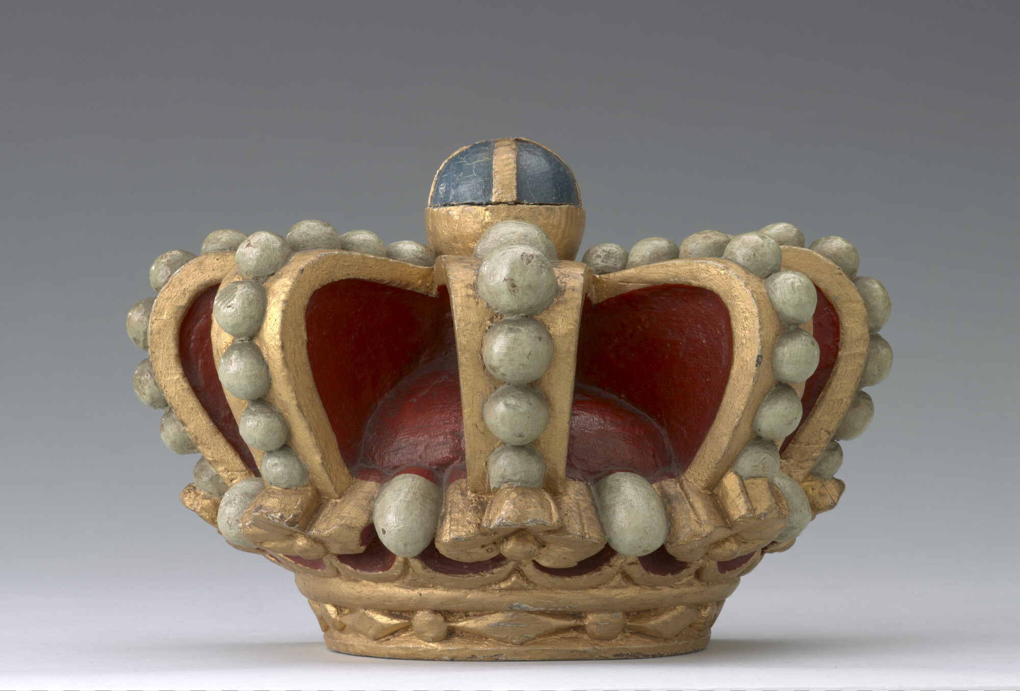 S.0525(56); Wapenkroon van Zr.Ms. Kortenaer; spiegelversiering