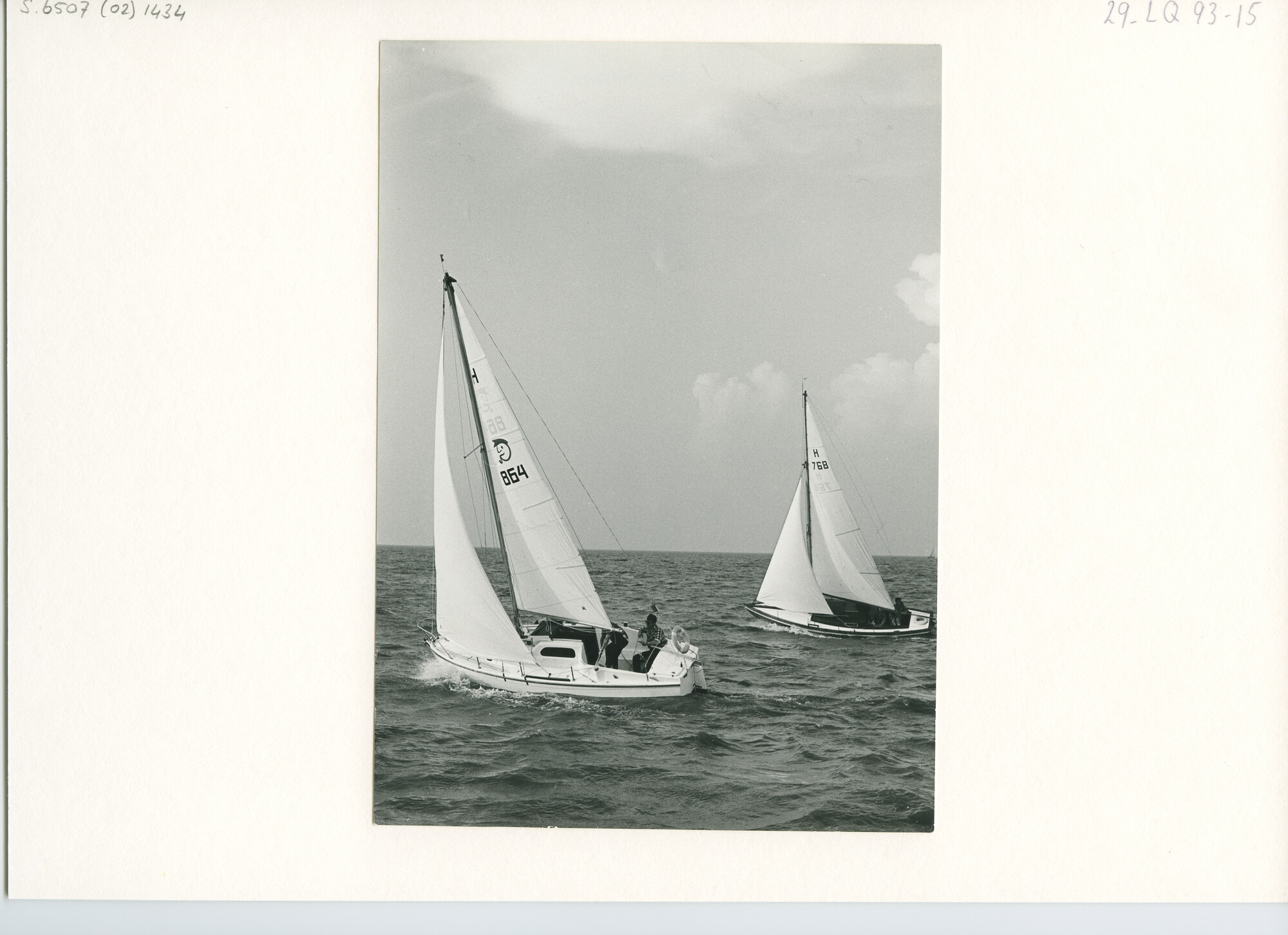 S.6507(02)1434.04; Zwart-wit foto van de Nachtwedstrijd 1963 op het IJsselmeer; foto