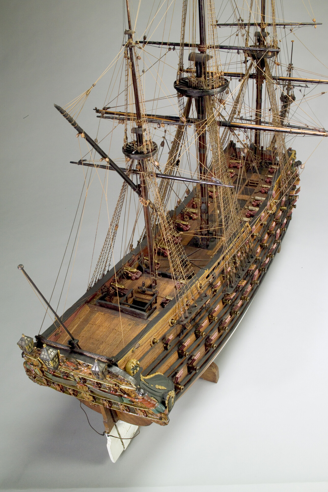 S.1533; Model van een driedekker van 94 stukken; scheepsmodel