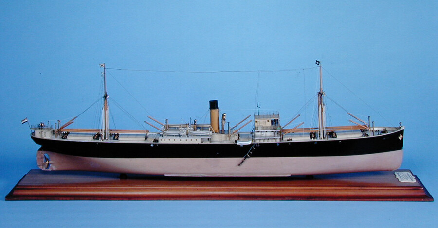 S.6562; Model van het vrachtschip Banka; scheepsmodel