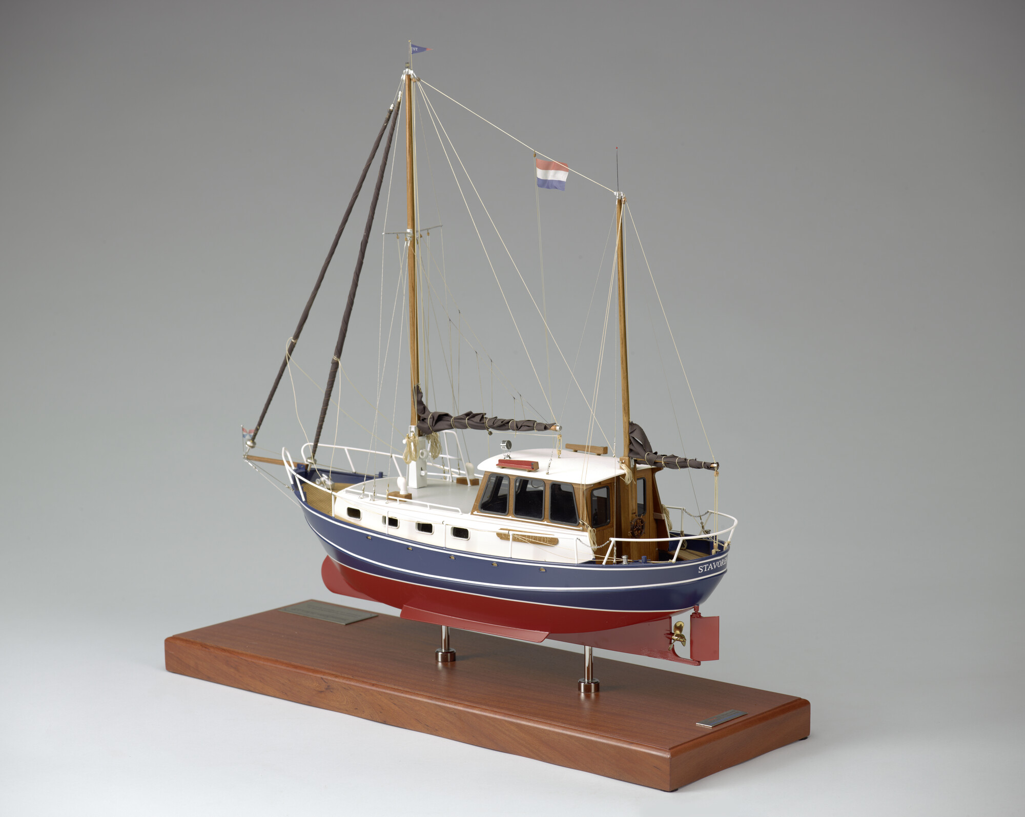 2013.0885; Model van de Staverse kotter Ouwe Liefde; scheepsmodel