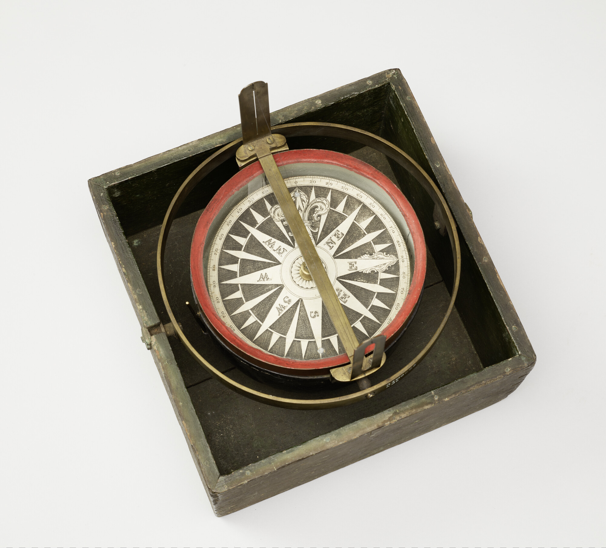 A.3950(06); Peilkompas, waarschijnlijk Nederlands, gemerkt A.K. Lummen; kompas
