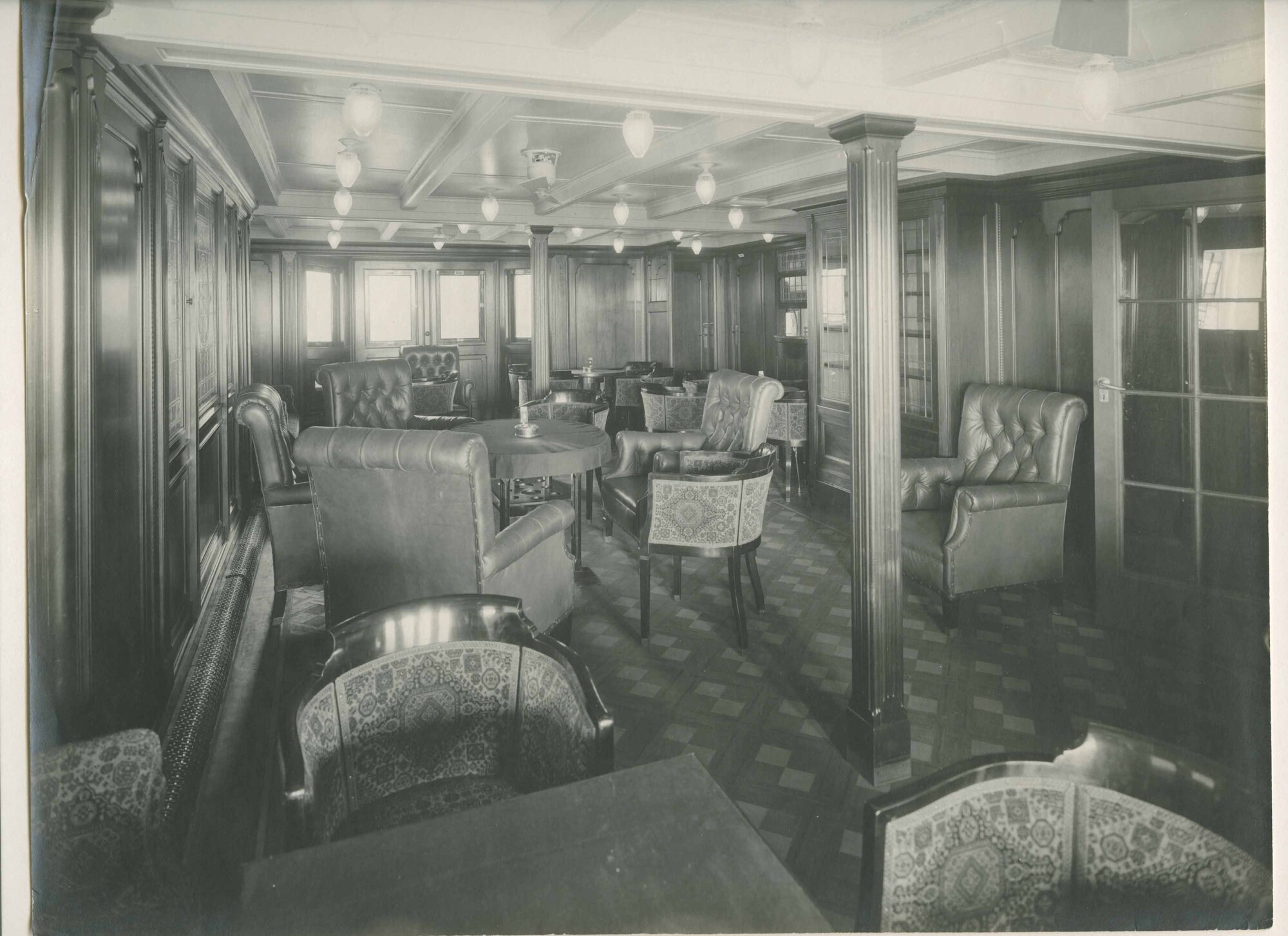 S.5444(0496)3; Interieurfoto van ss. Van Rensselaer van de KWIM; foto
