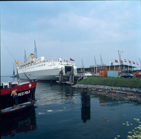 S.9100(5226); Dia van de Britse veerboot 'Blenheim' van de Fred Olsen Line; diapositief