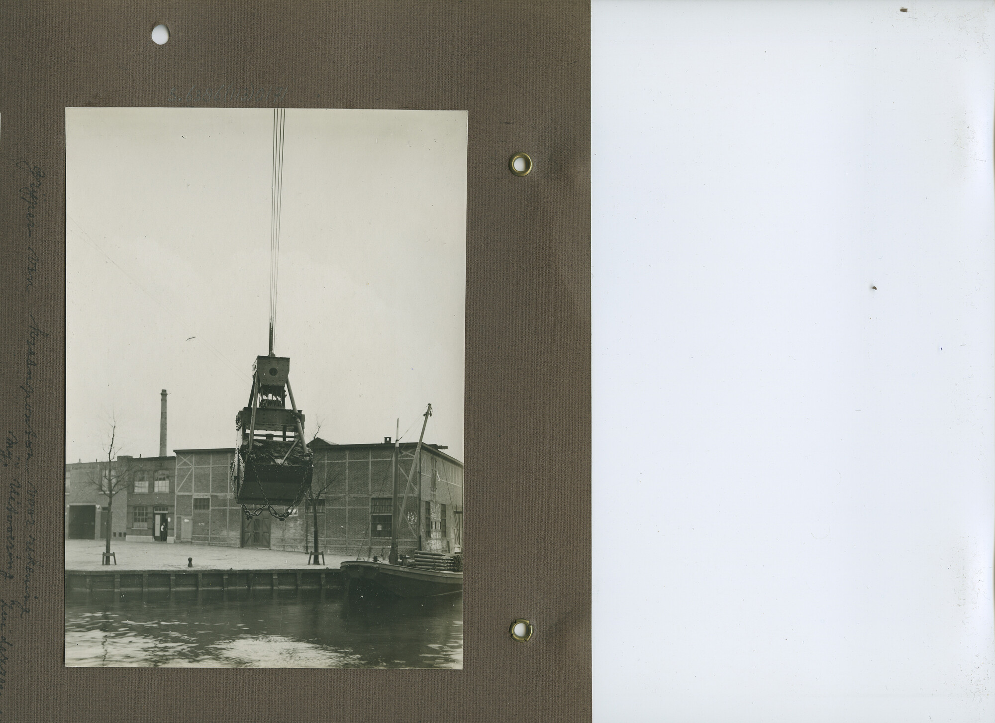 S.6386(113)0171; Foto van grijper van kraanponton voor de Maatschappij Uitvoering Zuiderzeewerken (M.U.Z.); foto
