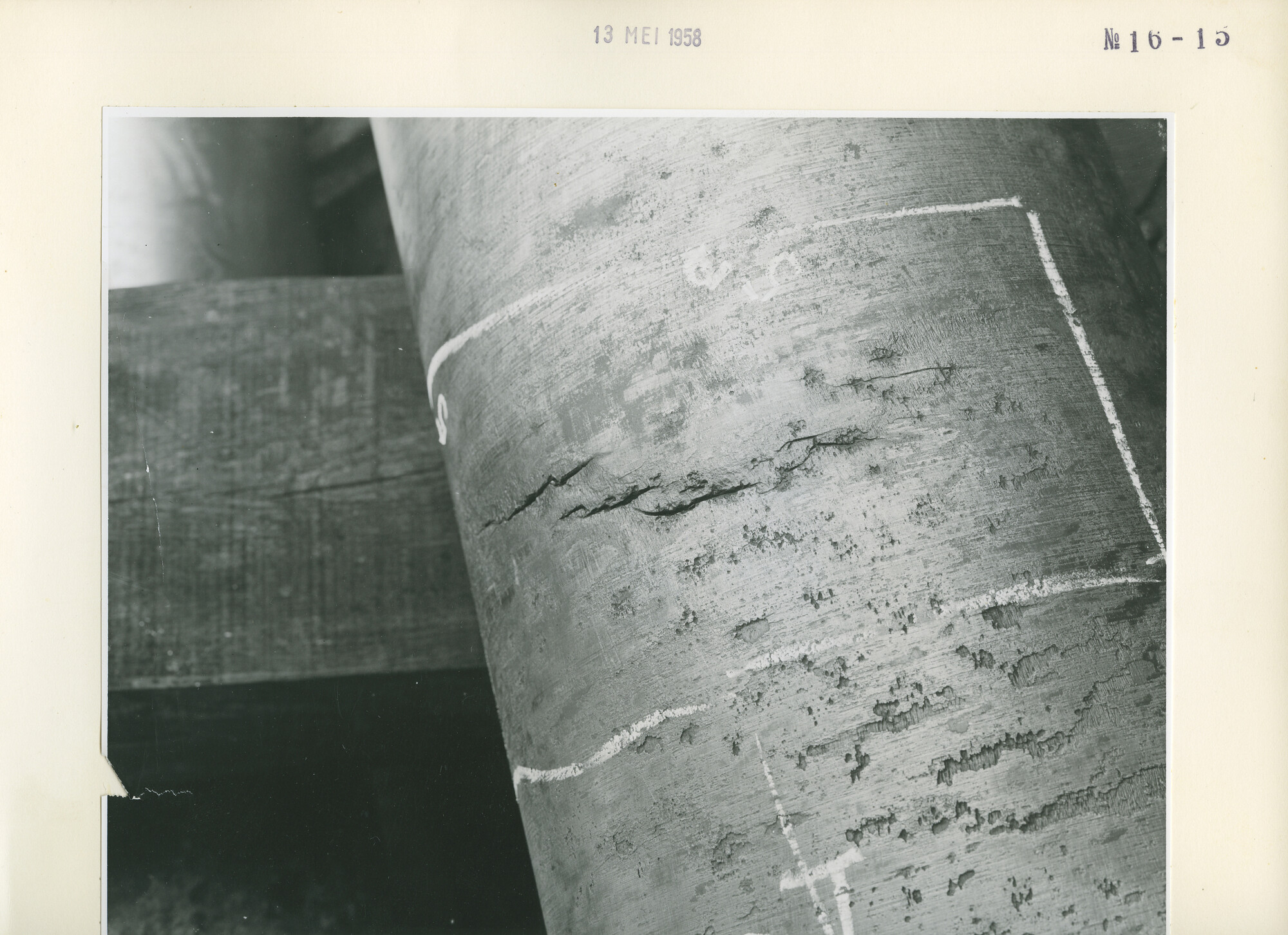 S.5444(3291)15; Foto van scheuren in de schroefas van de Baron Cawdor; foto