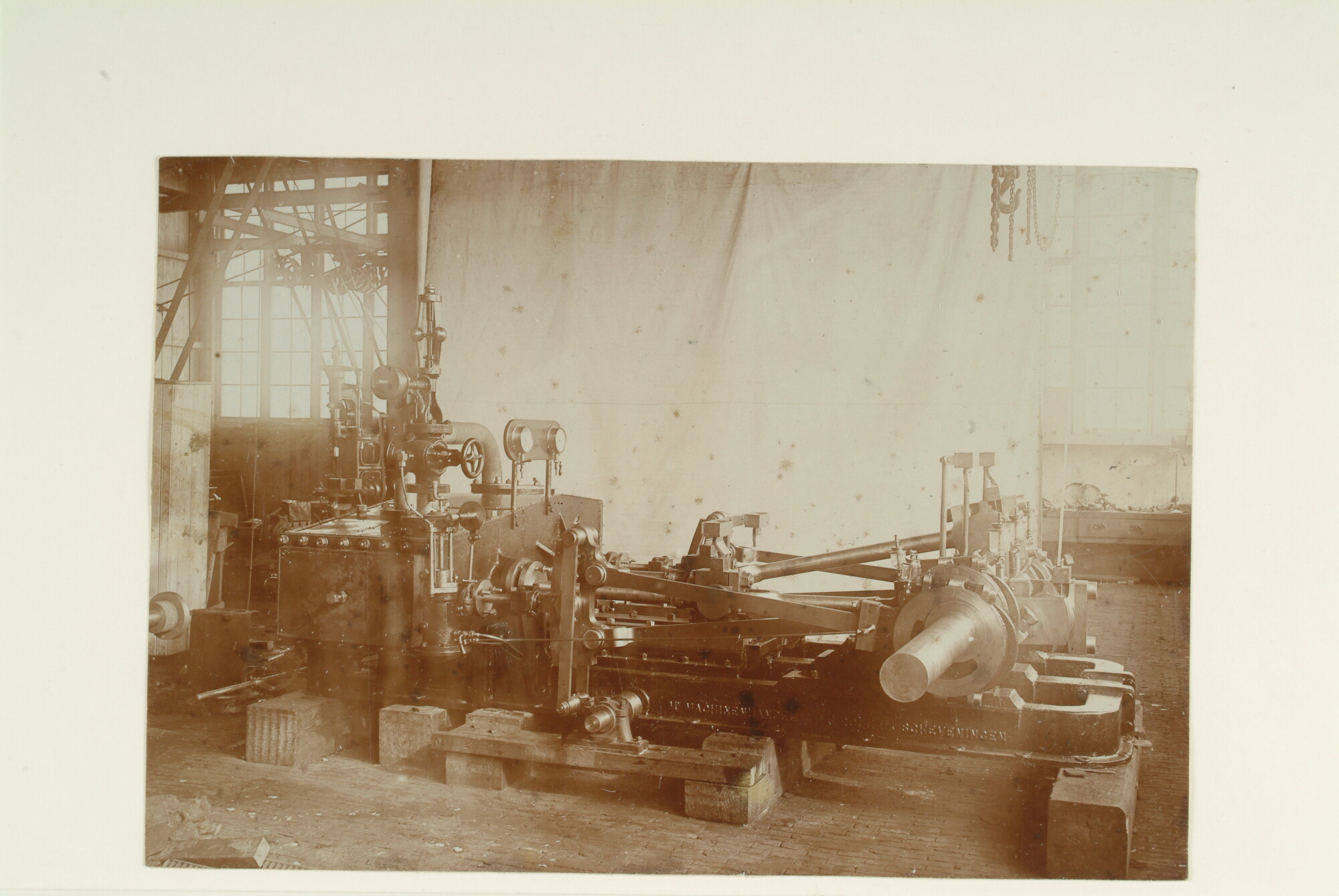 S.1156(06)249; Machine voor de baggermolen 'Maasstroom'; foto