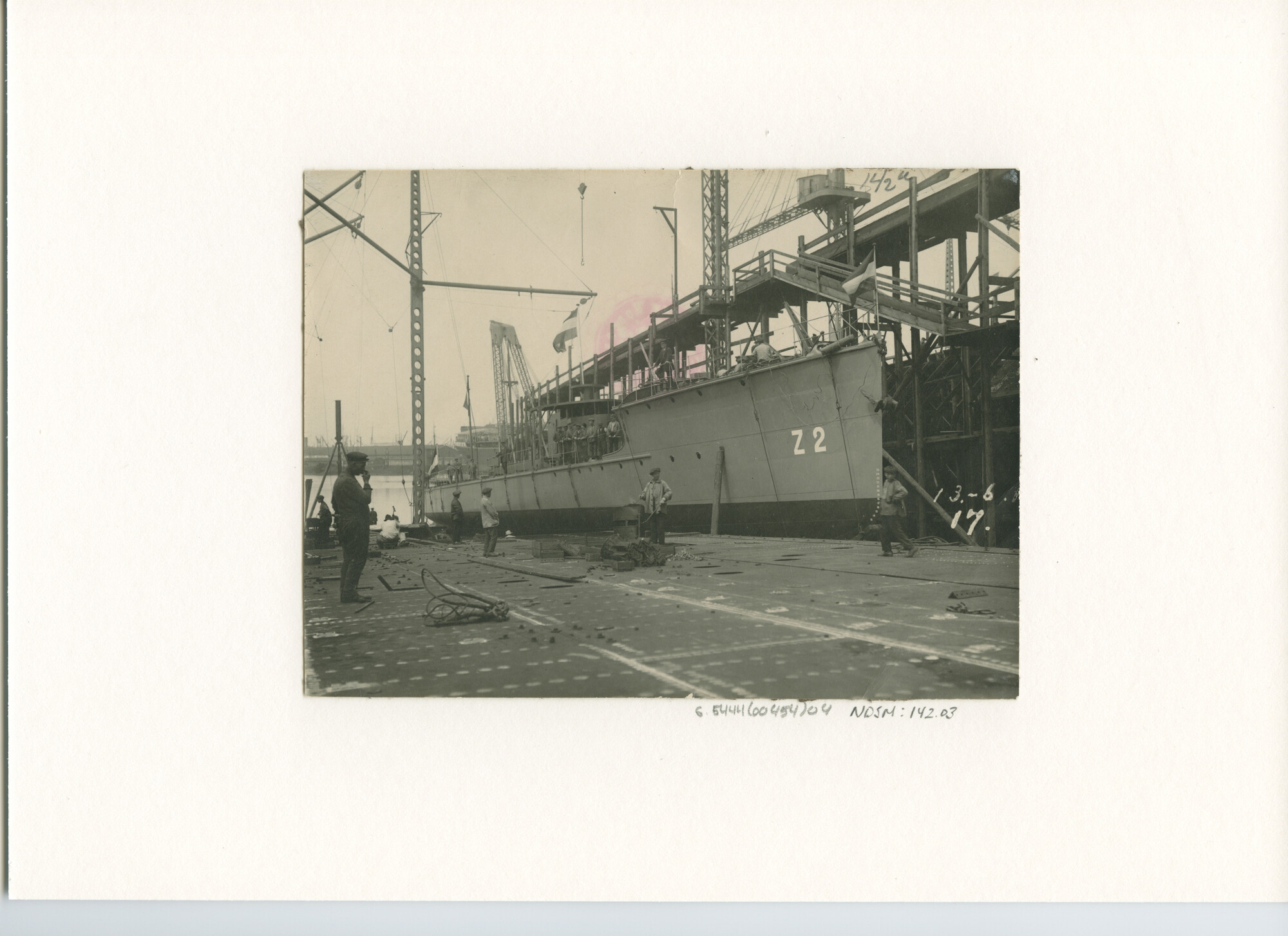 S.5444(00454)04; Foto van de tewaterlating van de torpedoboot Hr.Ms. 'Z-2'; foto