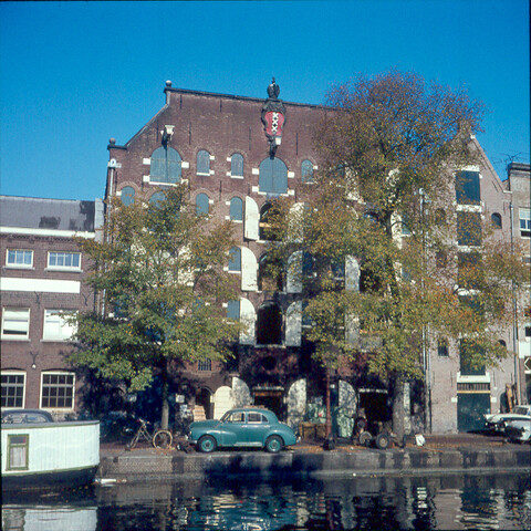 S.9100(1596); Dia van pakhuizen aan de Brouwersgracht, Amsterdam; diapositief