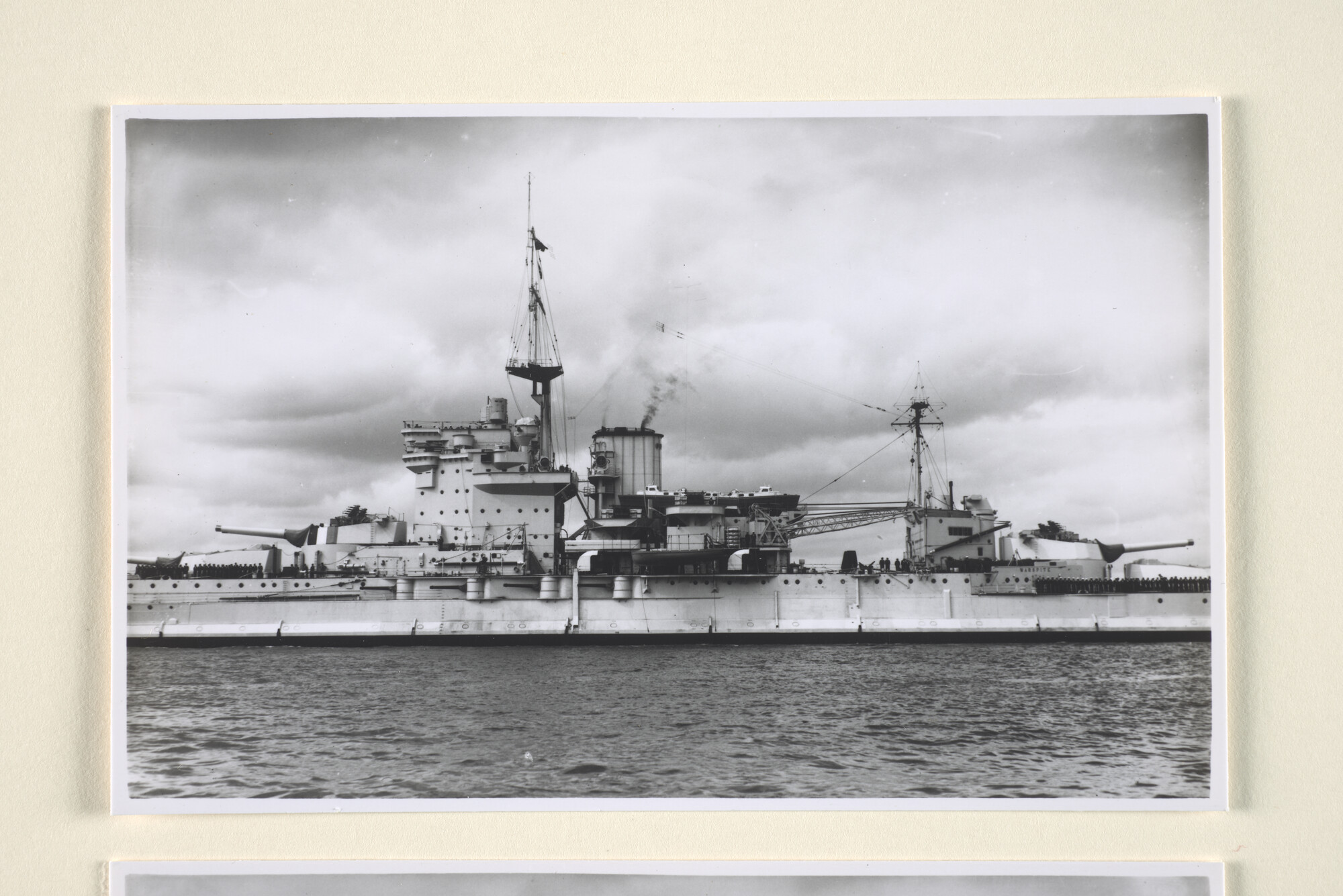 1995.1676; Foto's van het Britse slagschip HMS 'Warspite', juli 1937; fotoreportage