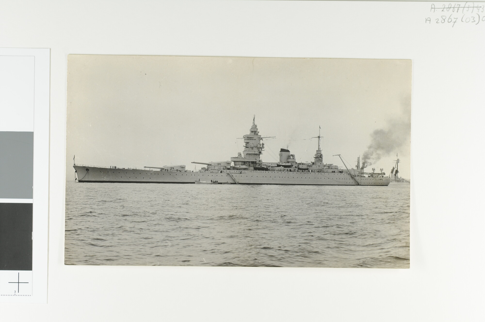 A.2867(03)043; Het Franse slagschip 'Dunkerque' gezien op een rede; foto