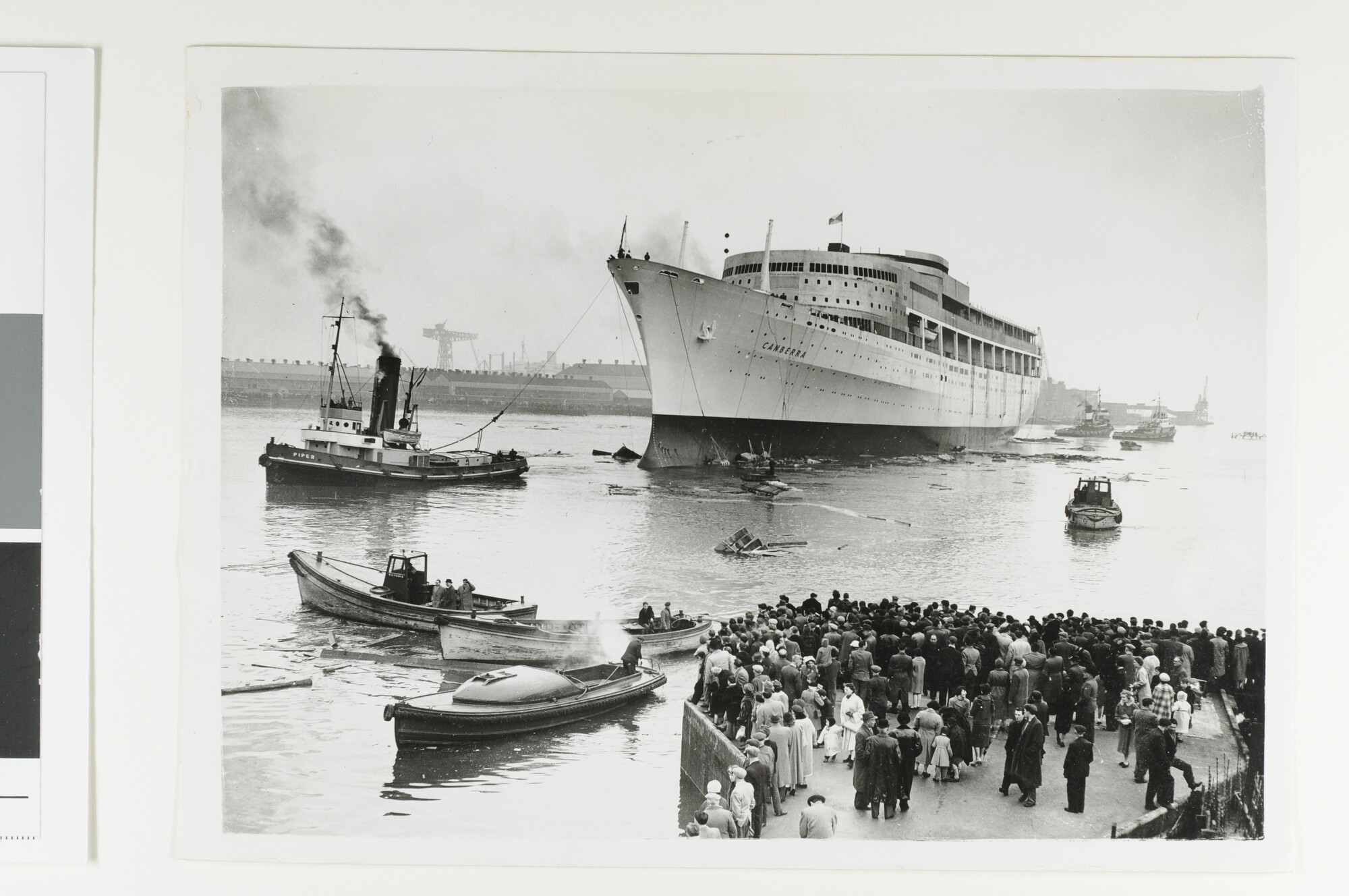 S.6408(0912); De tewaterlating van het Britse passagiersschip ms. Canberra voor P&O-Orient Lines; foto