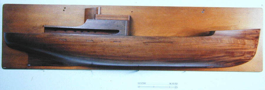 A.5798; Halfmodel van het betonningsvaartuig Frans Naerebout; scheepsmodel