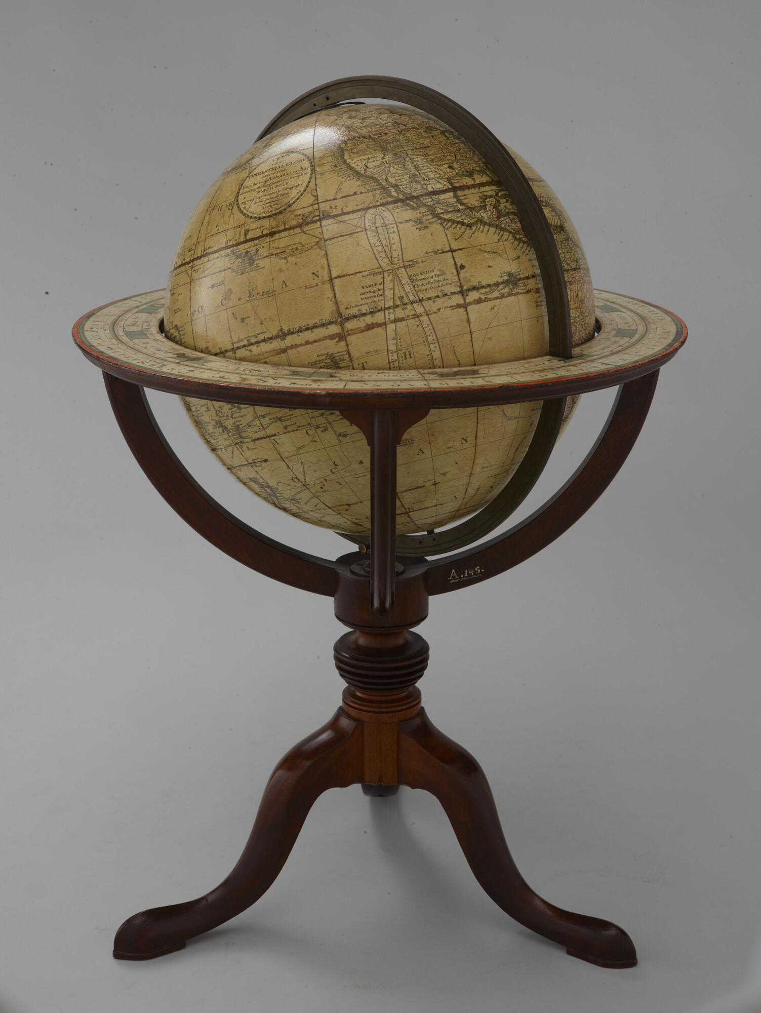 A.0145(025)16; Hemelglobe van 32 cm. in doorsnede door John en William Cary, 1816; globe