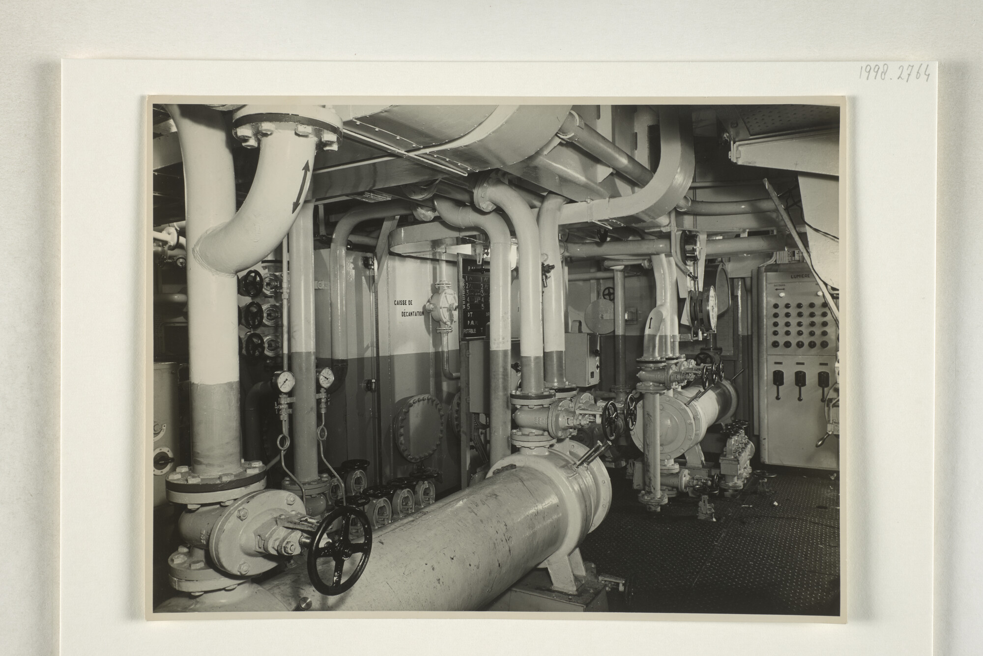 1998.2764; Interieurfotos van de machinekamer van een (Frans) schip gebouwd bij de [...]; fotoreportage