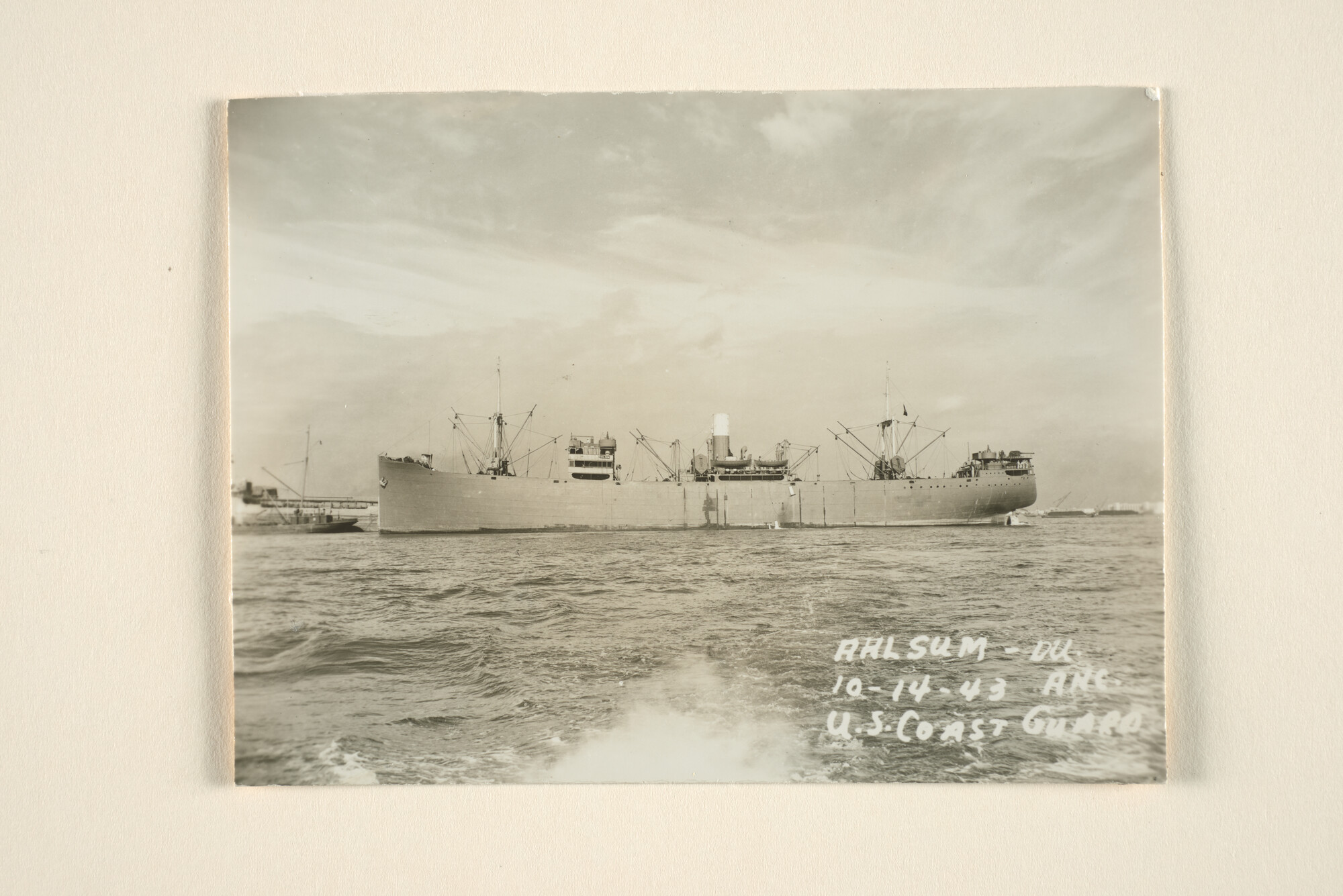 1995.6991; [Prentbriefkaart:] Het vrachtschip ss. 'Aalsum' van de NV; foto