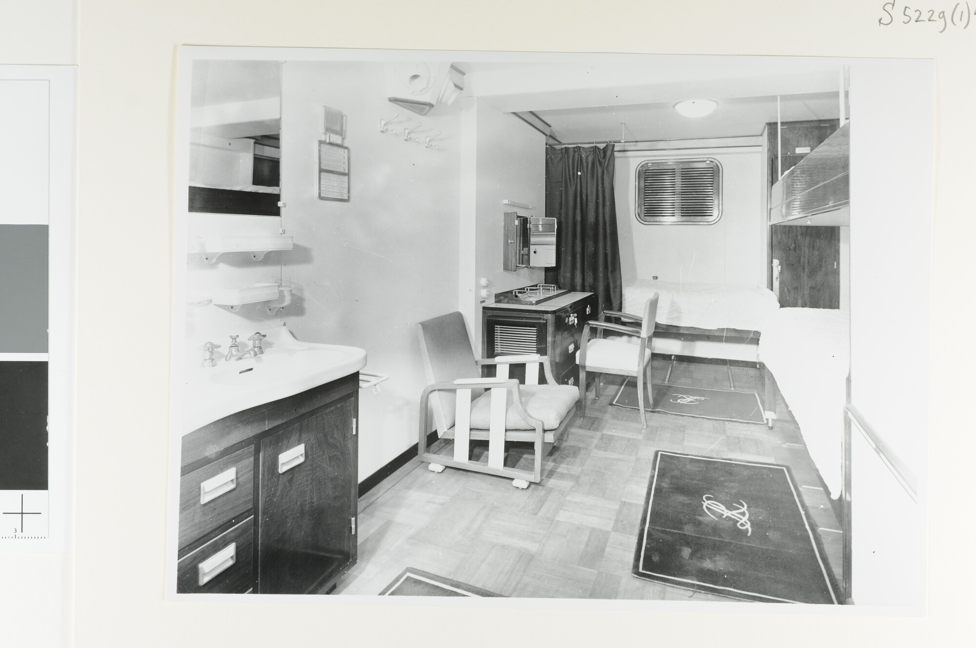 S.5229(01); Interieurfoto's genomen aan boord van ms. 'Willem Ruys' van de Koninklijke Rotterdamsche Lloyd [...]; fotoreportage