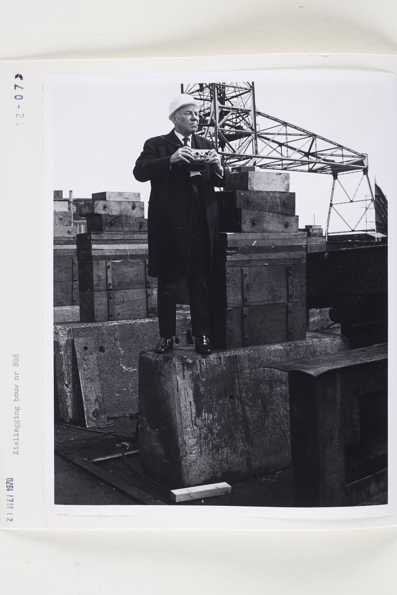 S.5444(5130)05; Foto van het achterschip van de mammoettanker Fina Brittannia in aanbouw; foto
