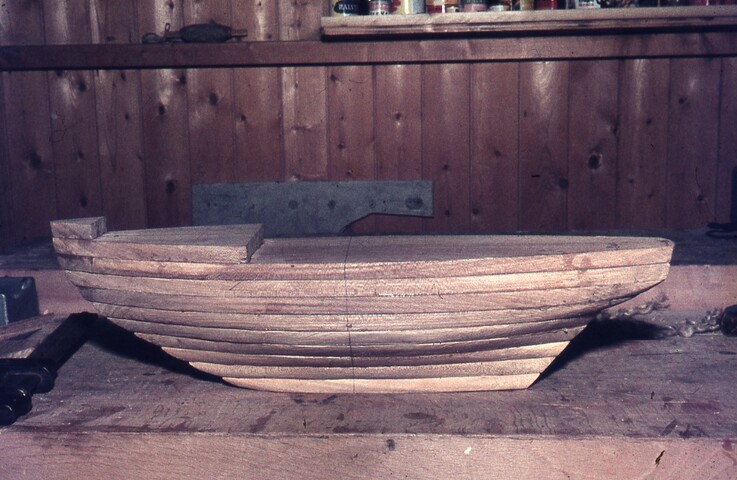 2009.0304; Dia van de bouw van het scheepsmodel Takebora; diapositief