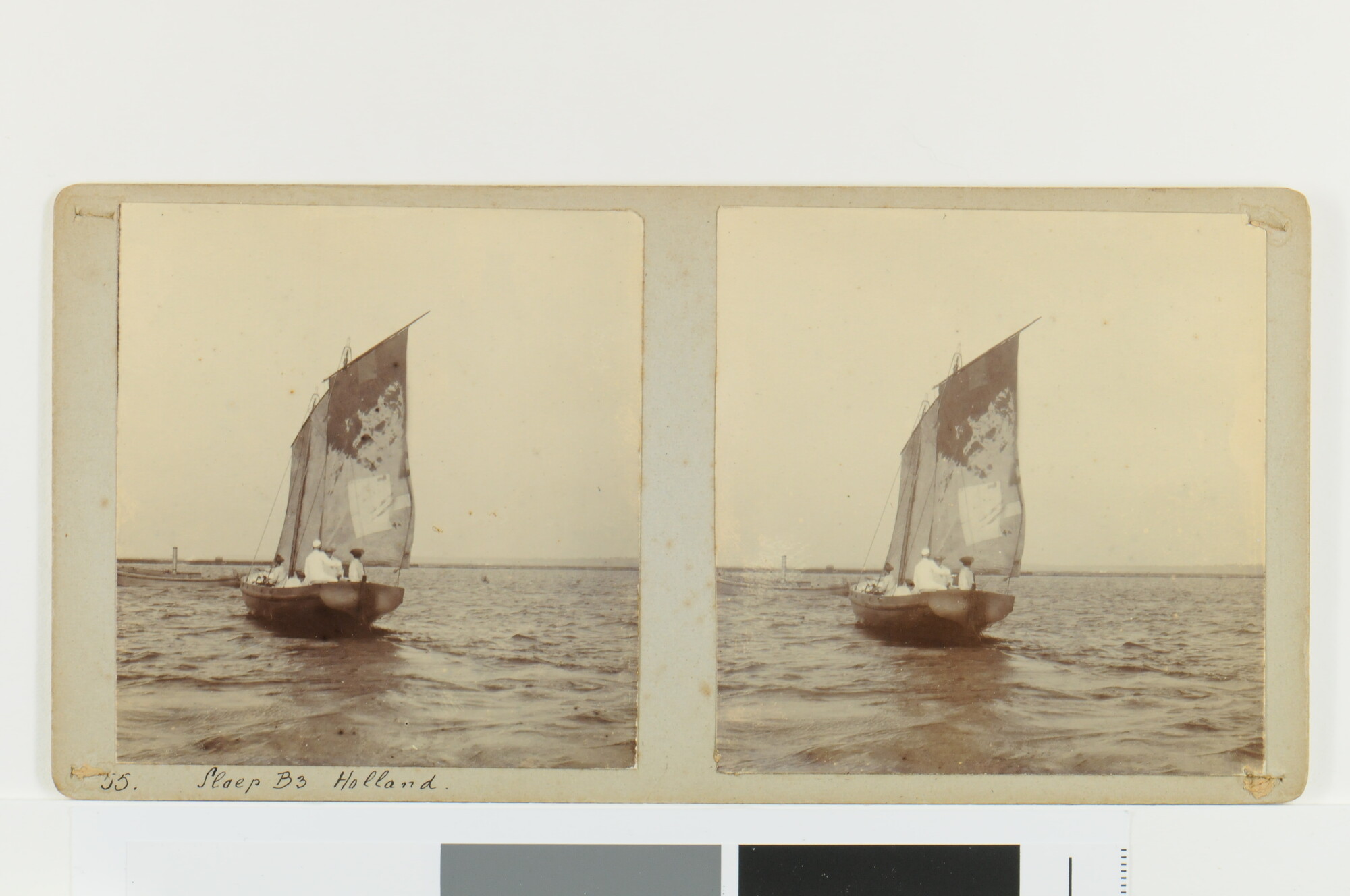 S.4834(01)35; Eén van een set van twee stereofoto's, van de B3-sloep aan boord van de 'Holland'; foto