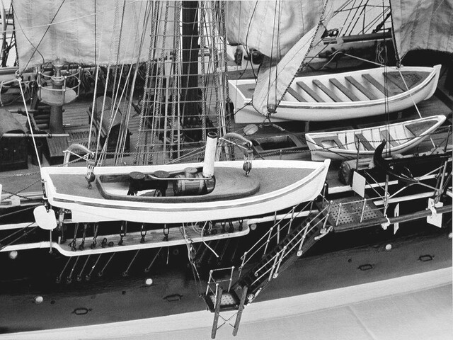S.4763; Model van het korvet Nautilus van 7 stukken; scheepsmodel