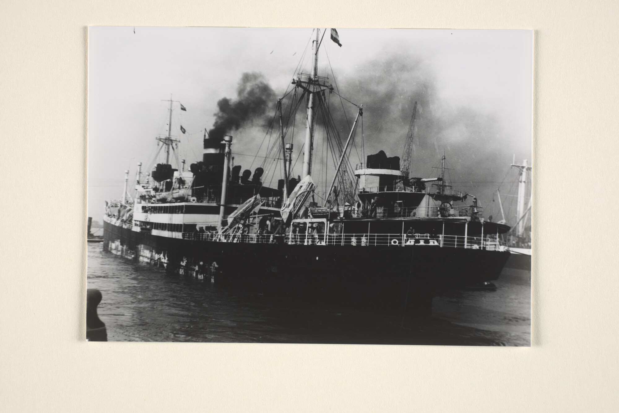 1996.3054; ReproductieFoto's van het vrachtschip ss. Curaçao (ex- Vancouver van de HAPAG); fotoreportage
