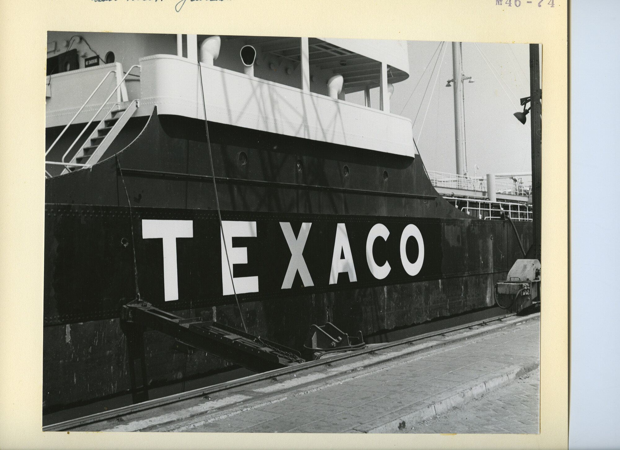 S.5444(3593)04; Foto van de dekuitrusting van de tanker ms. Texaco Nueva Granada; foto