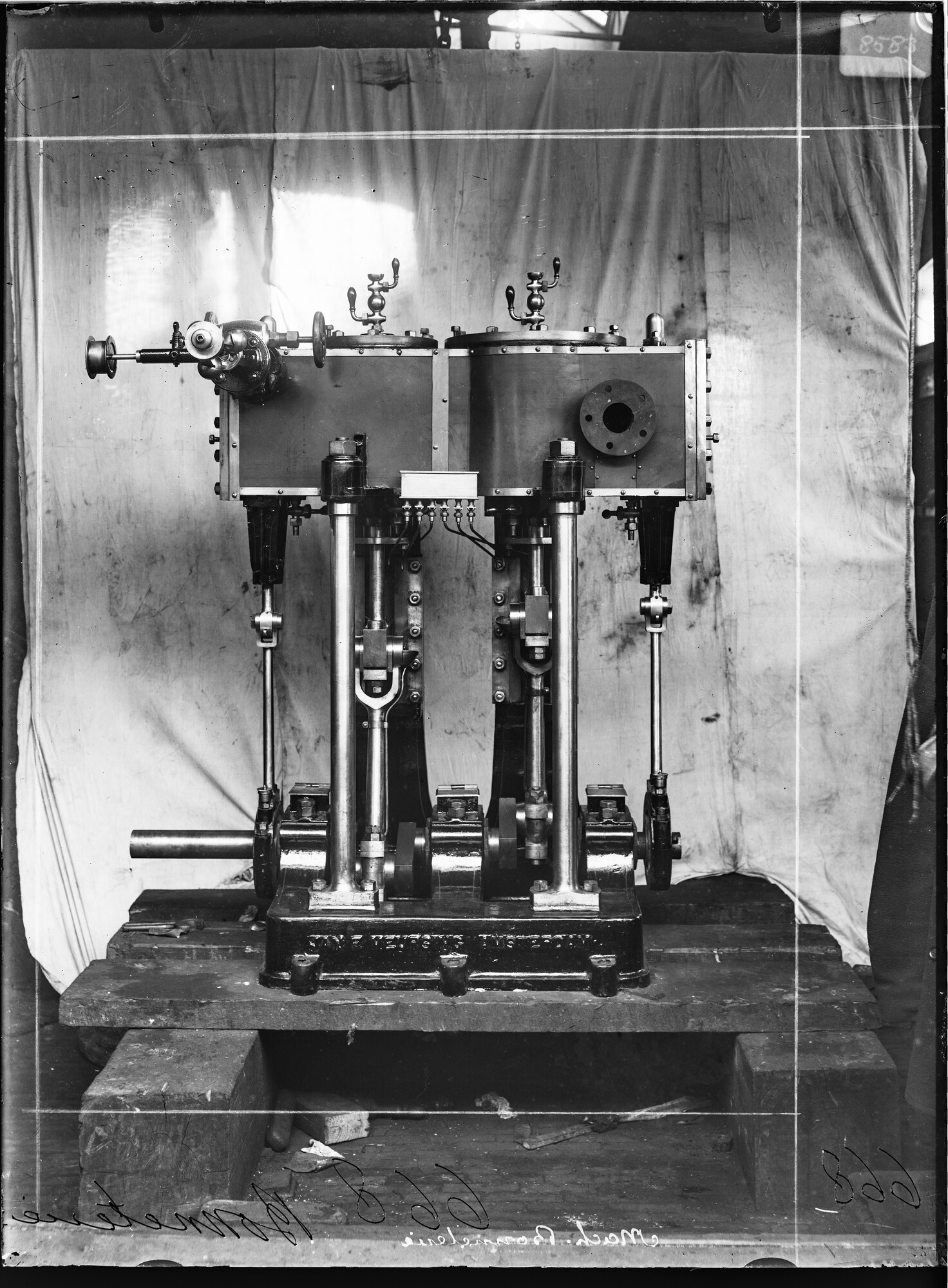 S.1156(06)241-1; Machine voor de Bonneterie in aanbouw; negatief