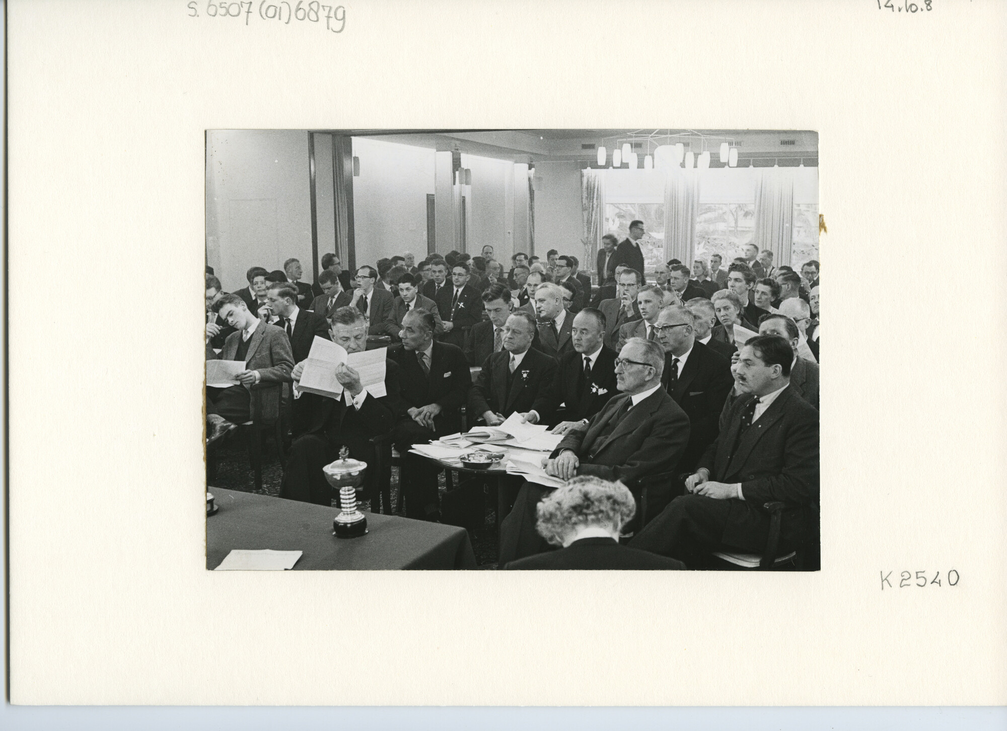 S.6507(01)6879; Foto van de jaarlijkse algemene ledenvergadering van de KVNWV; foto