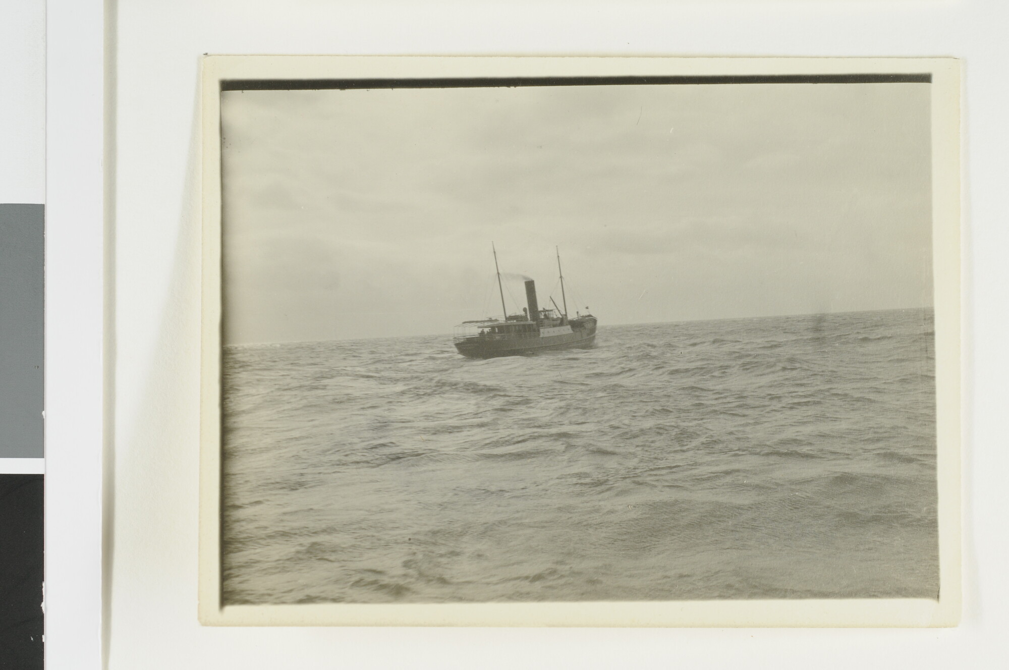 S.5707(06); Vier fotos genomen omstreeks 1925 tijdens een zeiltocht op Zuiderzee en Wadden [...]; fotoreportage