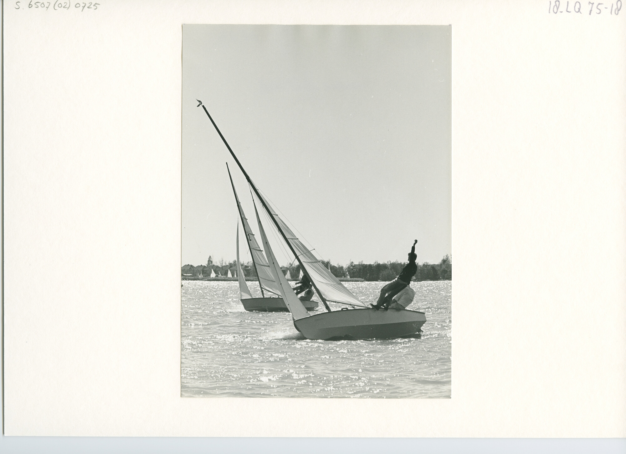 S.6507(02)0725.03; Zwart-wit foto van de Goudse Zeilweek 1963: de Hornet-klasse; foto