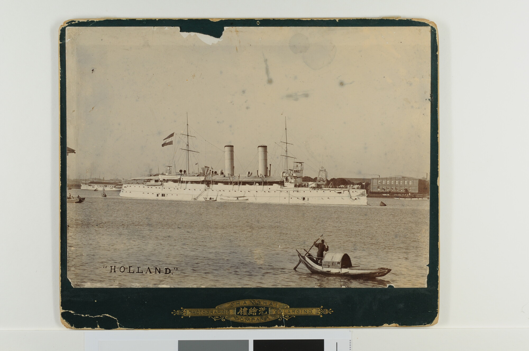 S.5081(16); Het pantserdekschip Hr.Ms. 'Holland' te Shanghai, 1900; foto