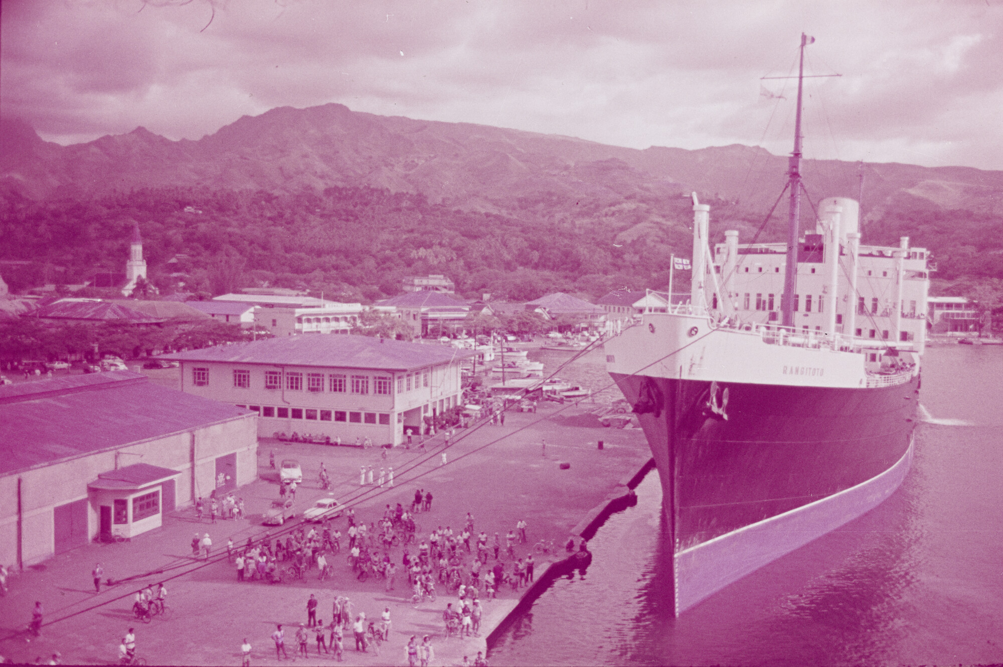 2015.0118; Dia van ms. Rangitoto; diapositief