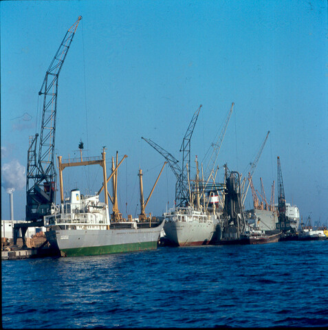 S.9100(4322); Havengezicht te Amsterdam (Hornhaven); diapositief