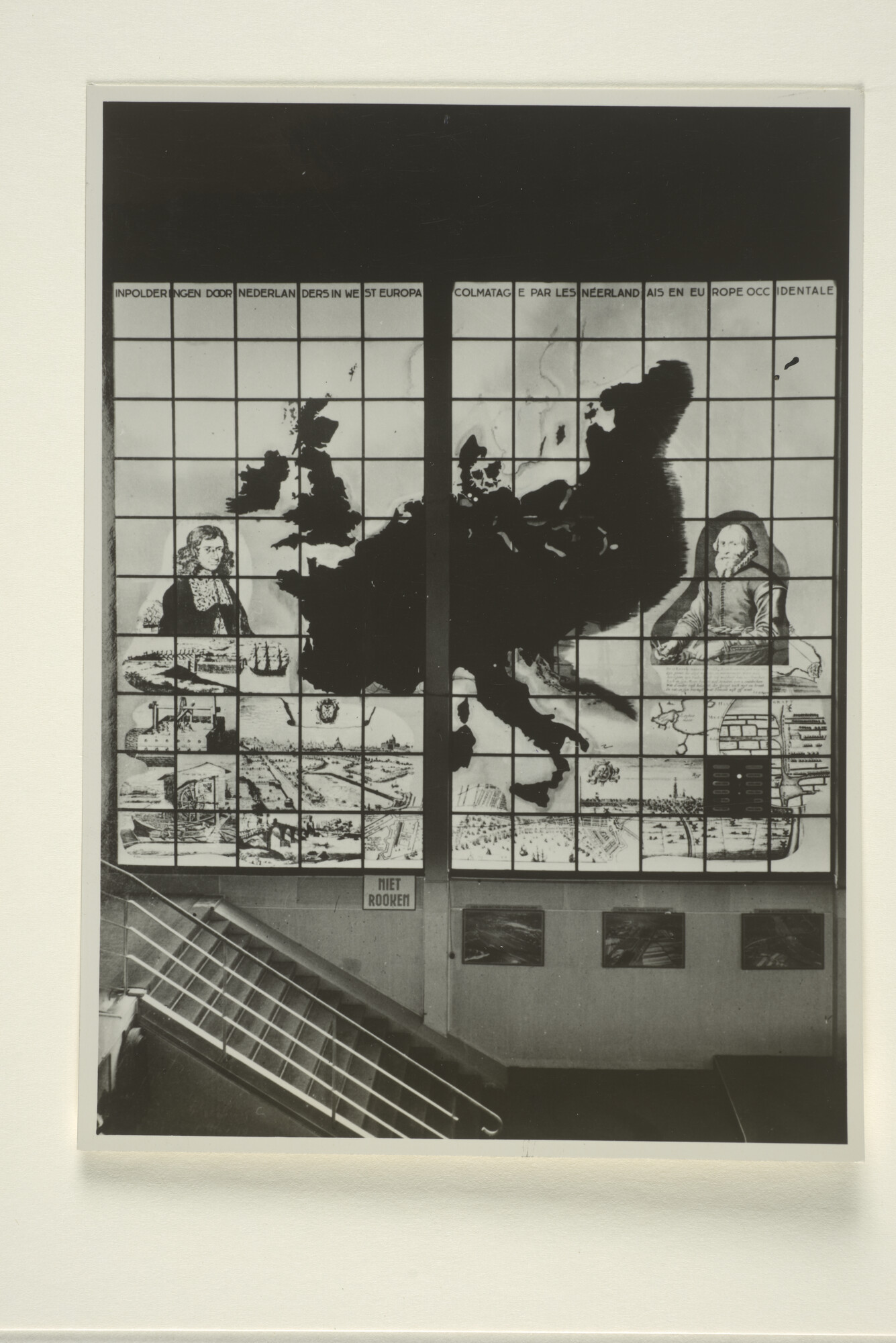 1998.1689; Foto's van de presentatie van de Nederlandse havens in het Paleis van Nederland op de 'Internationale Tentoonstelling' van Luik [...]; fotoreportage
